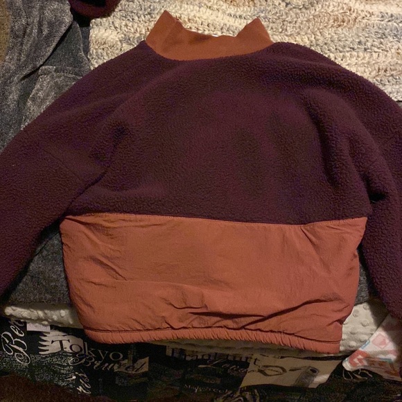 Fabletics Cropped pullover! - Picture 7 of 7